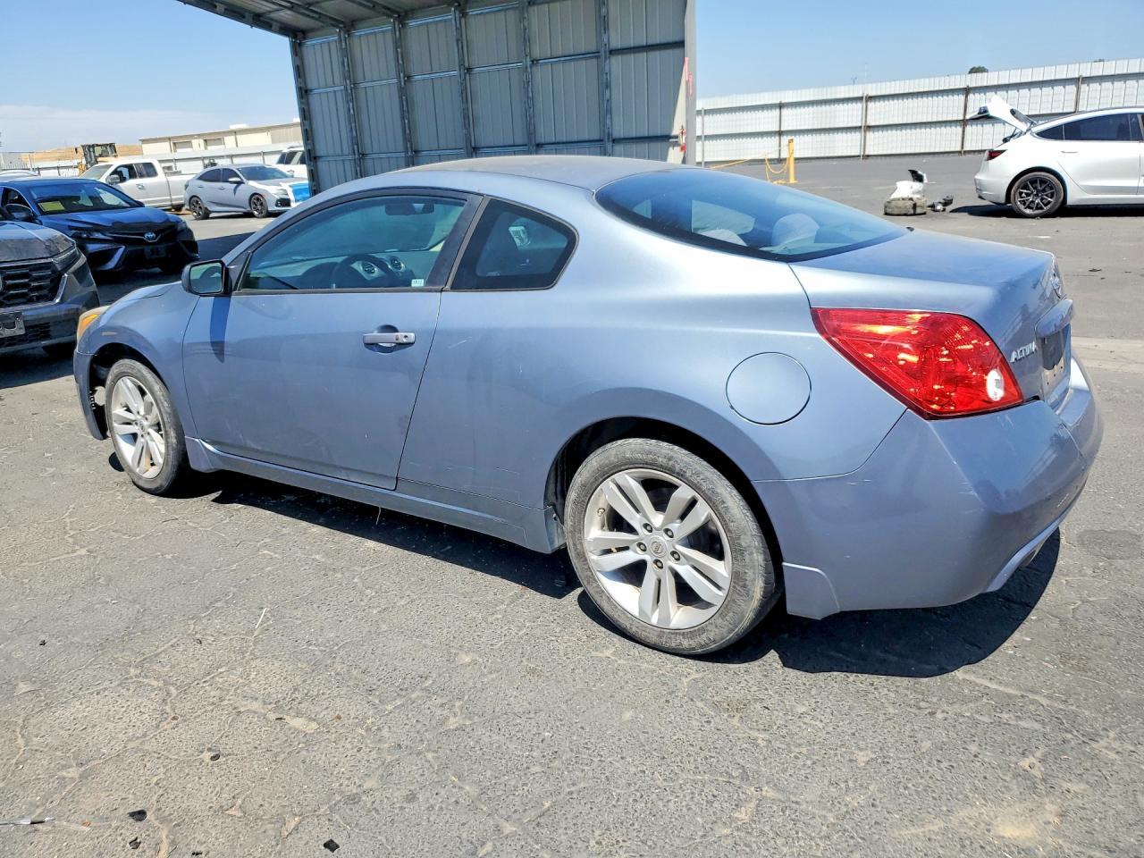 2012 Nissan Altima S - Image 2