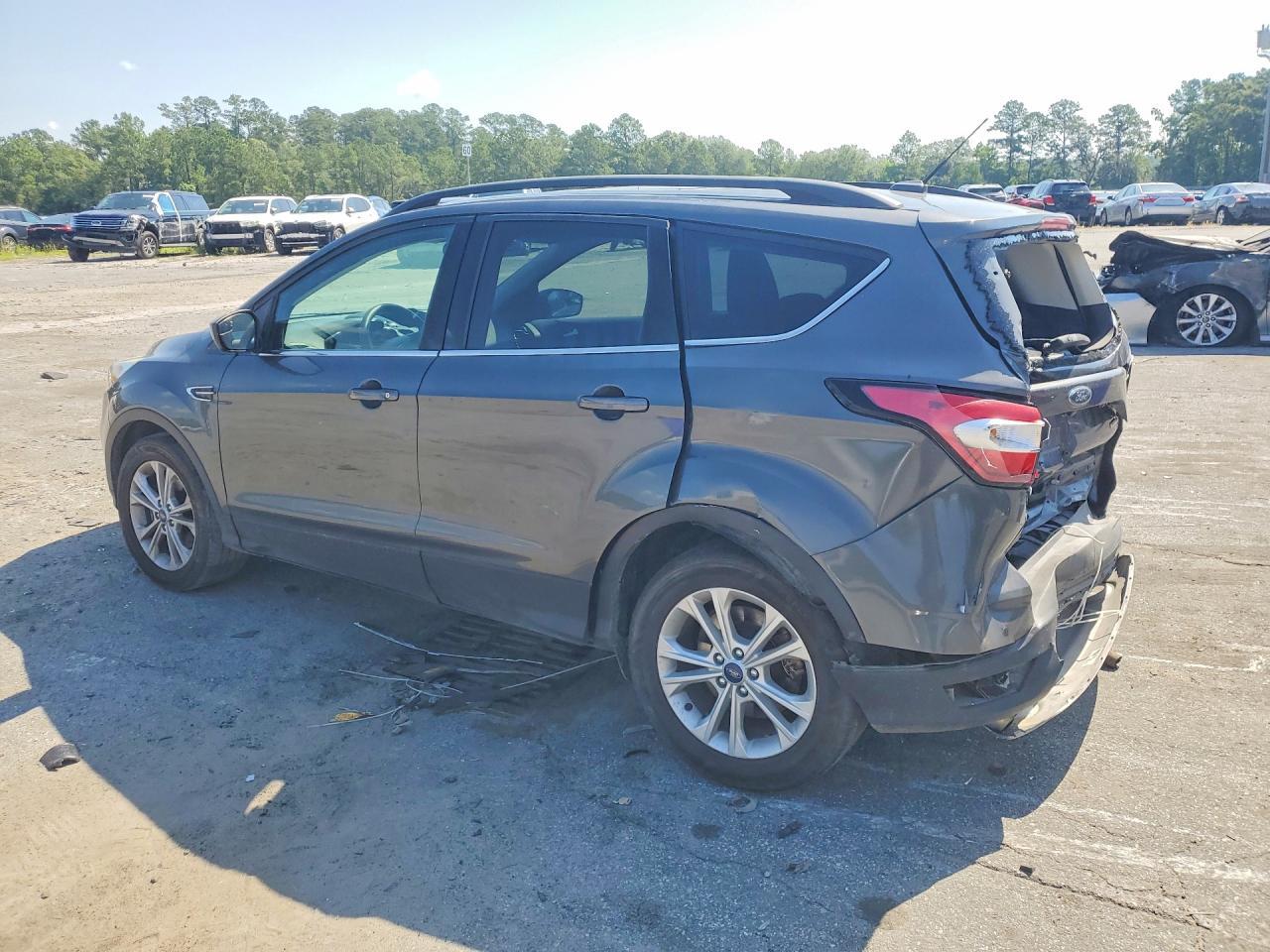 2018 Ford Escape Se - Фото 2
