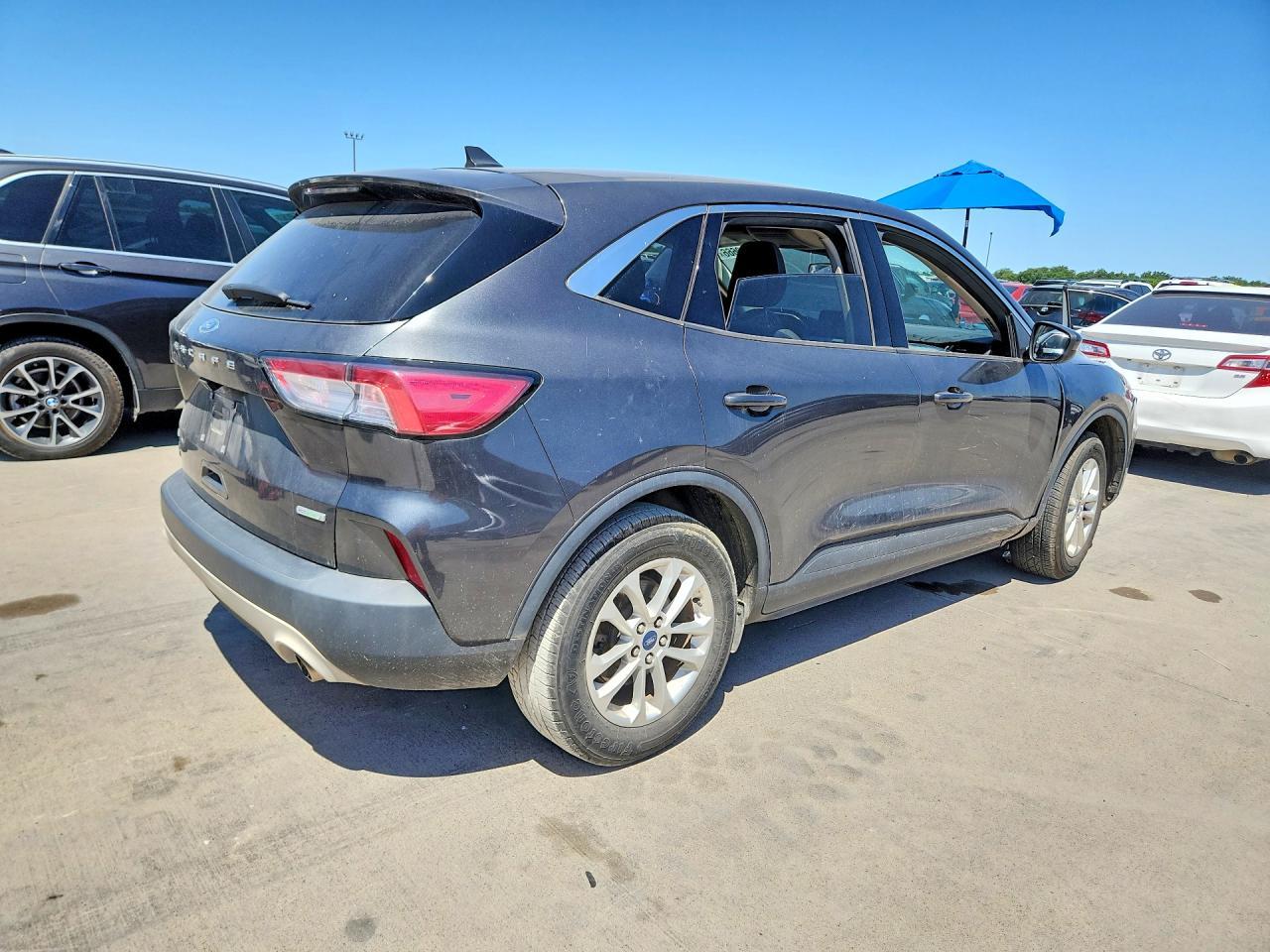 2020 Ford Escape Se - Фото 3