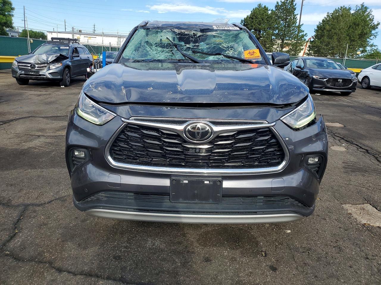 2021 Toyota Highlander Platinum - Фото 5