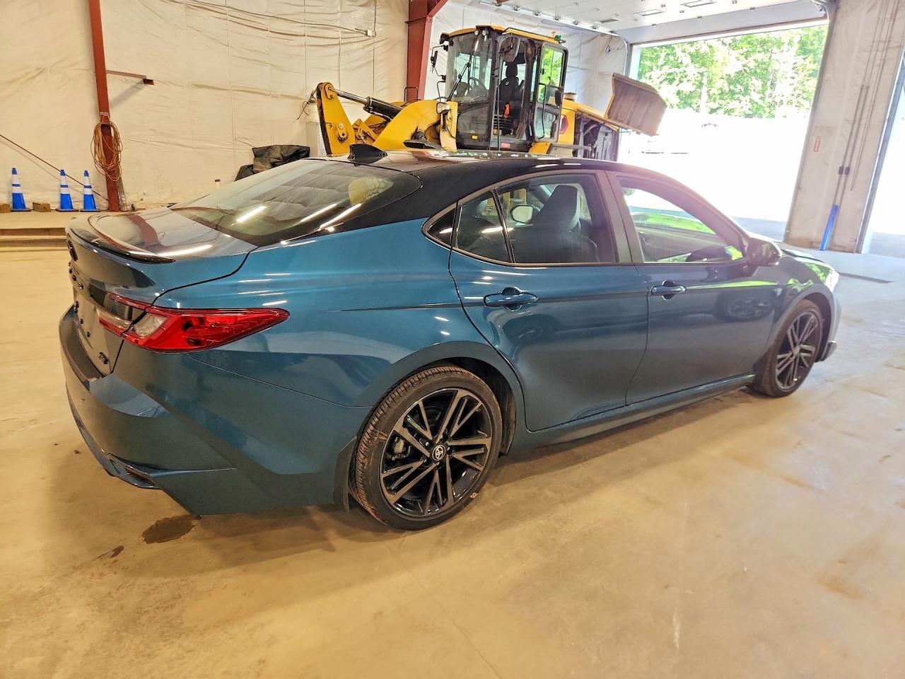 2025 Toyota Camry Xse - Image 3