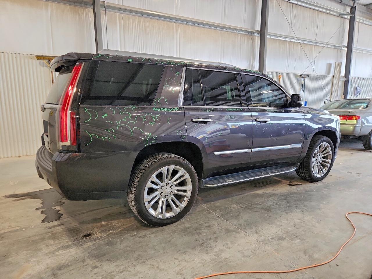 2016 Cadillac Escalade Luxury - Фото 3