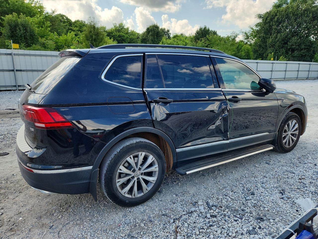 2018 Volkswagen Tiguan Se - Фото 3