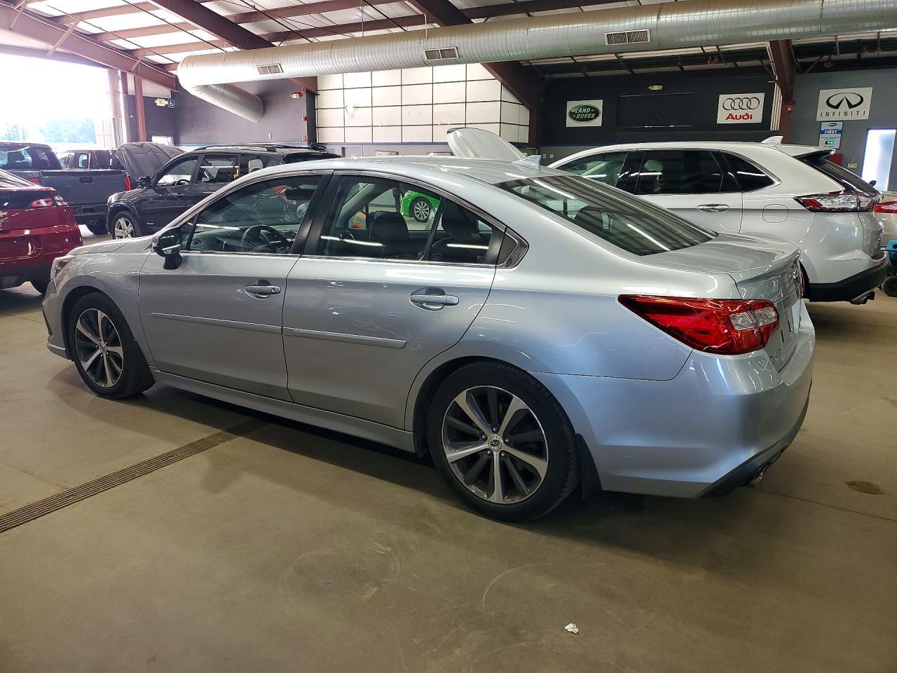 2018 Subaru Legacy 3.6R Limited - Фото 2