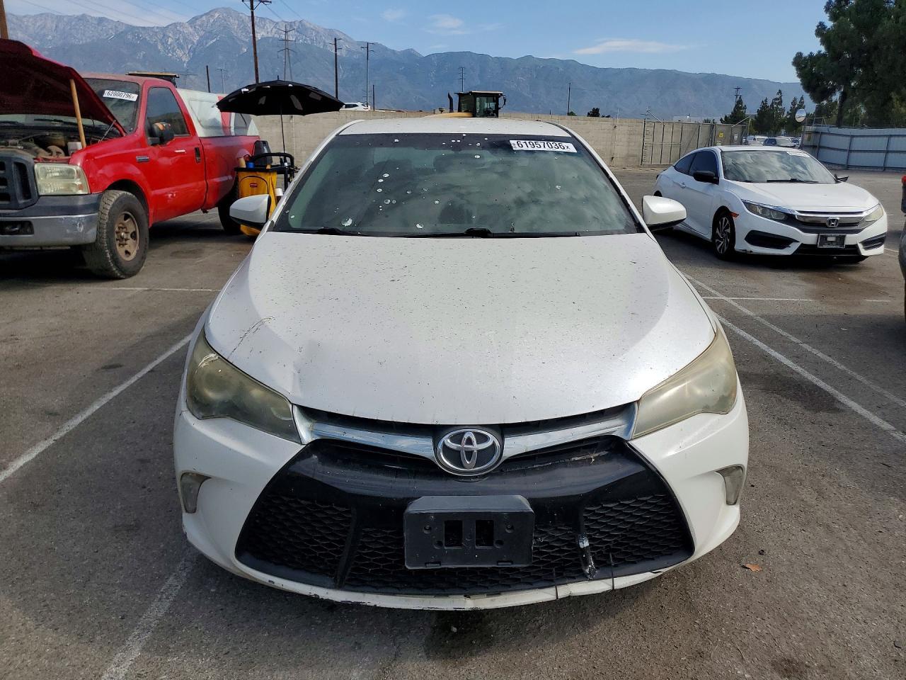 2015 Toyota Camry Xse - Image 5