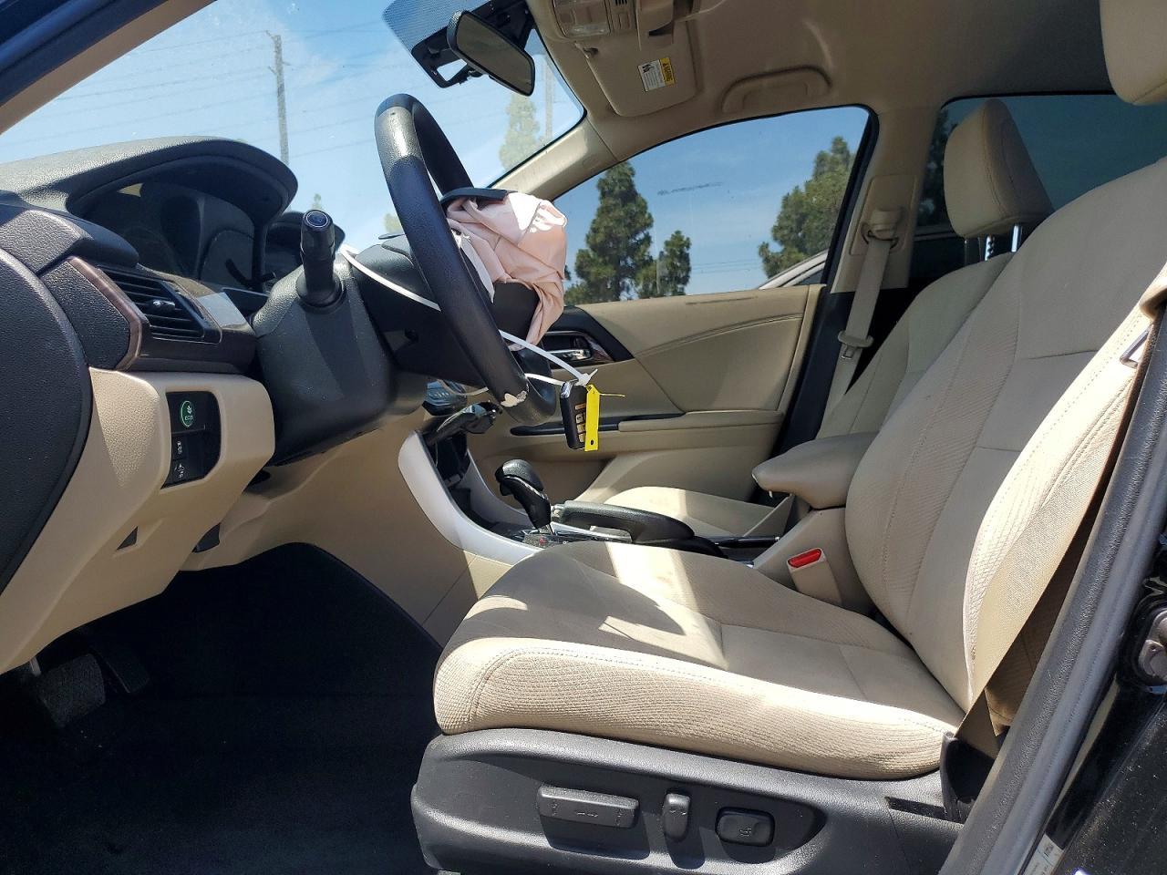 2017 Honda Accord Hybrid - Image 7