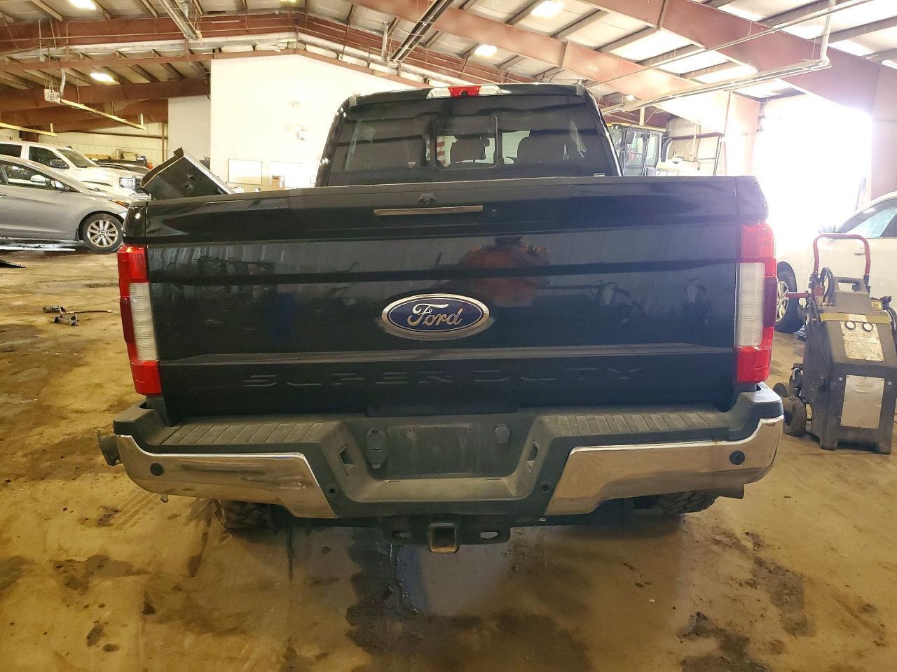 2019 Ford F350 Super Duty - Фото 6