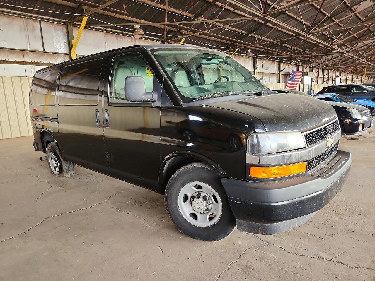 2015 Chevrolet Express G2500 - Фото 4
