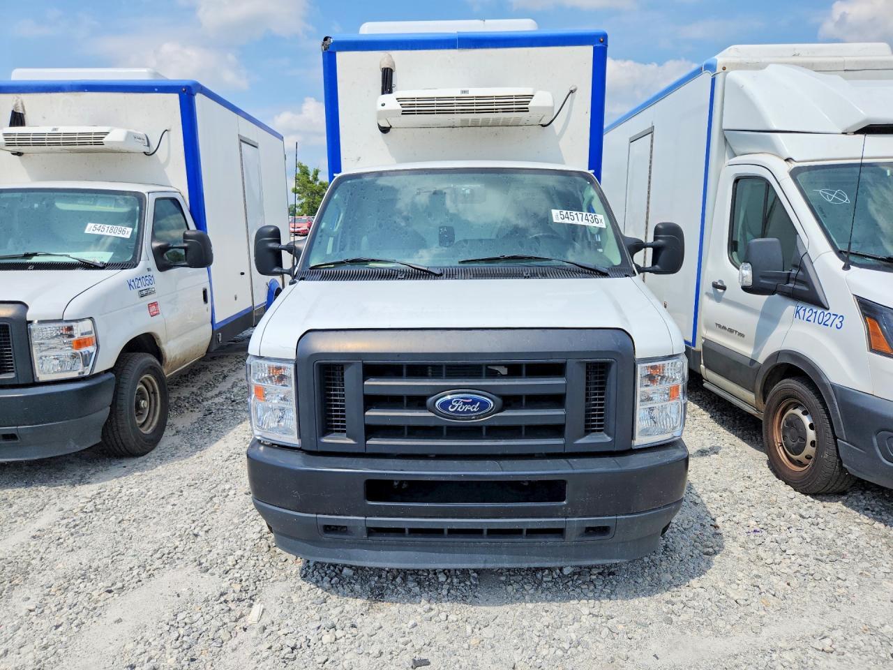 2024 Ford E350 Refrigerated Box Truck - Фото 5