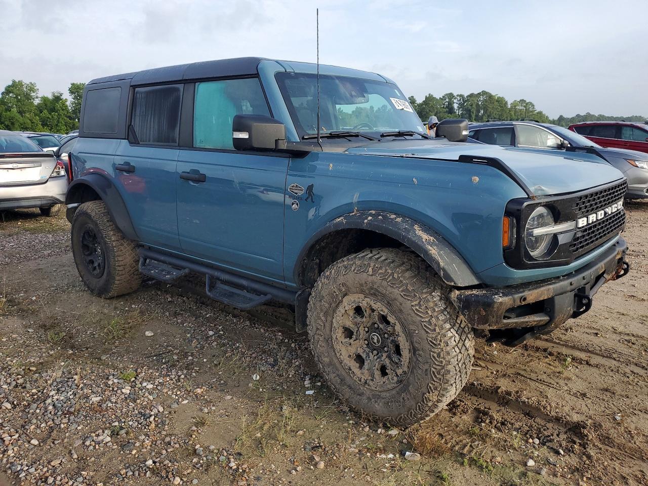 2023 Ford Bronco Base - Image 4