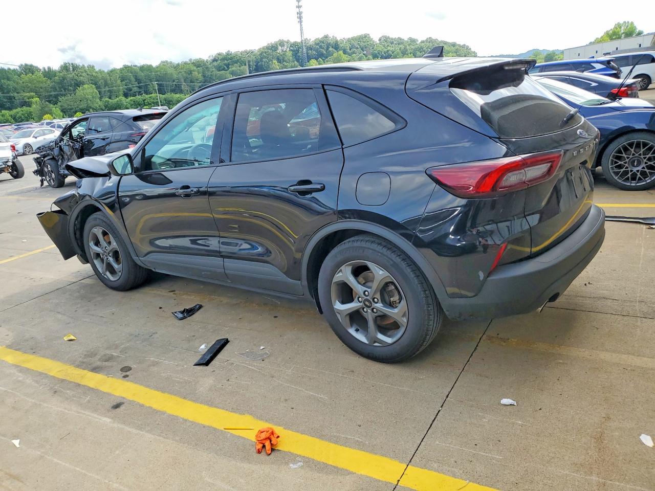 2025 Ford Escape St Line - Фото 2