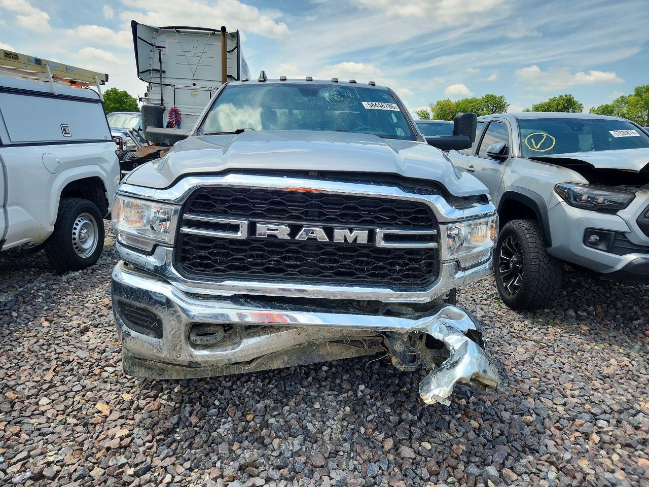 2022 Ram 3500 Tradesman - Фото 5