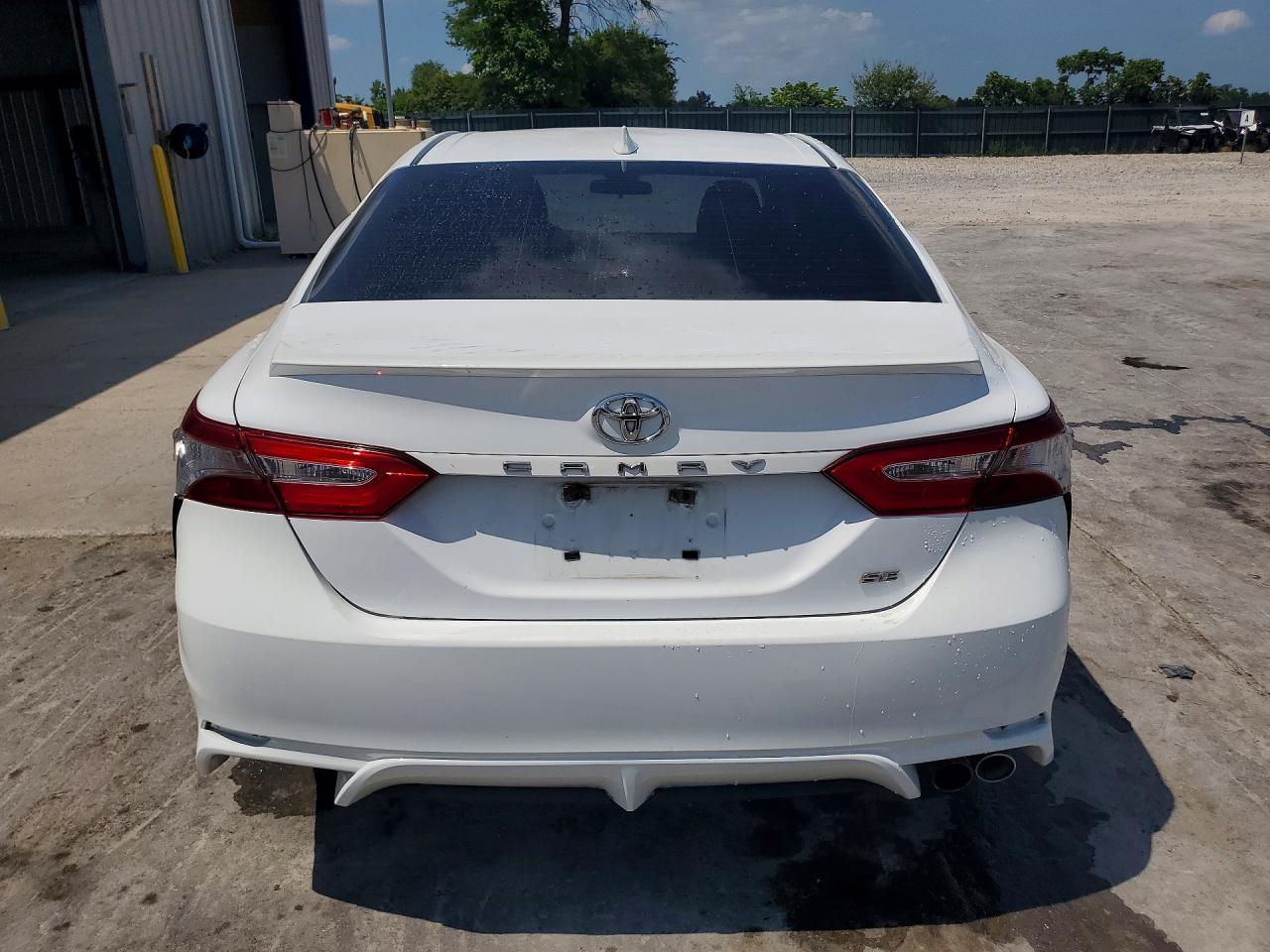 2019 Toyota Camry Se - Фото 6