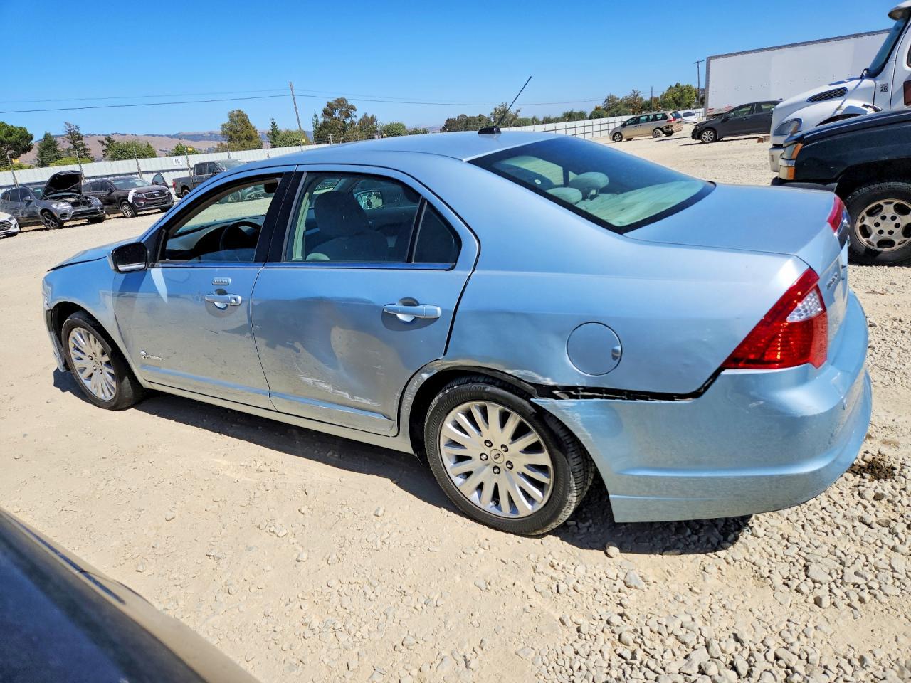 2010 Ford Fusion Hybrid - Image 2