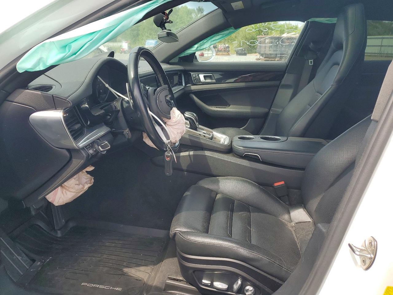 2018 Porsche Panamera 4 - Image 7