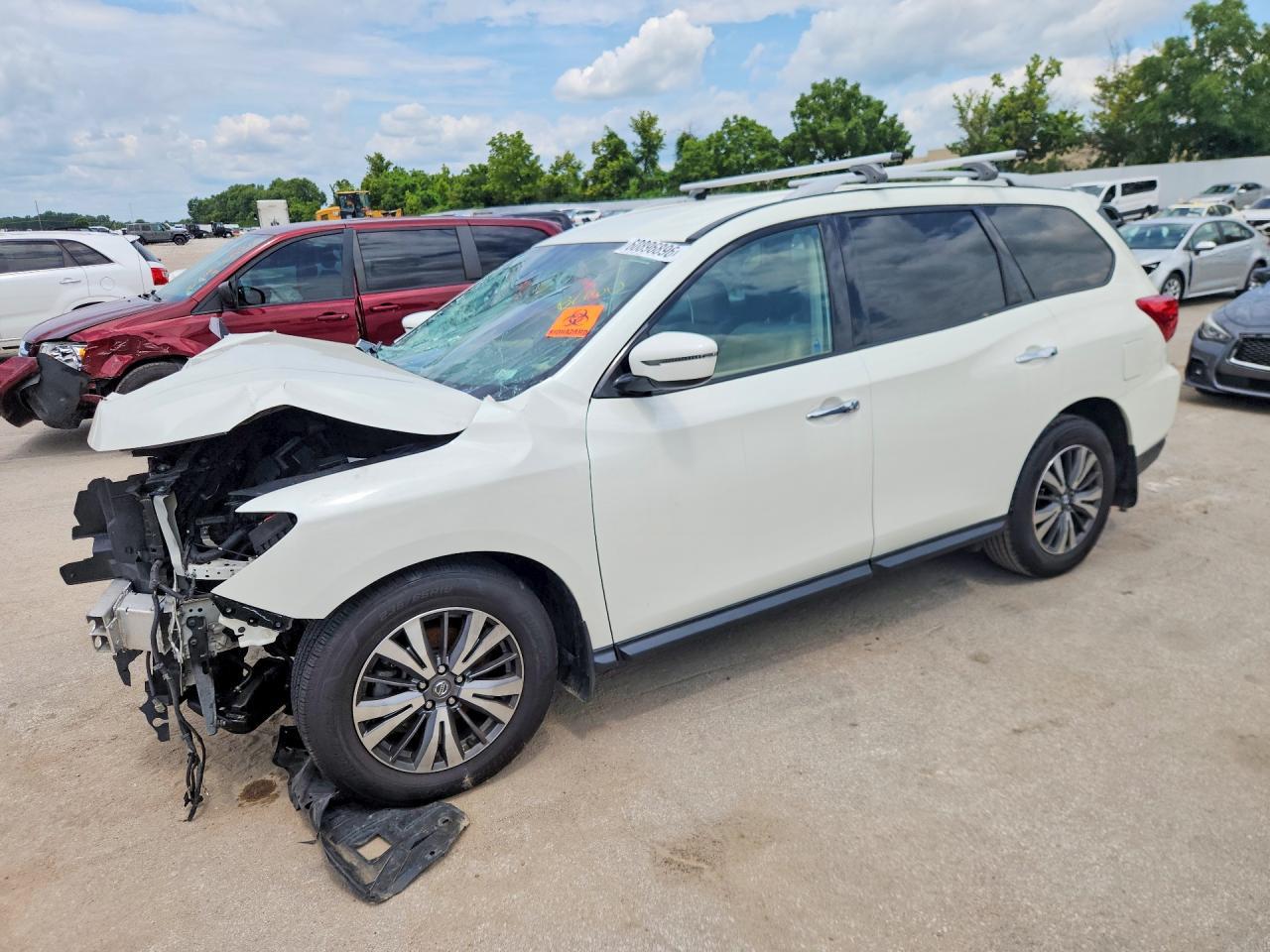 2020 Nissan Pathfinder Sv