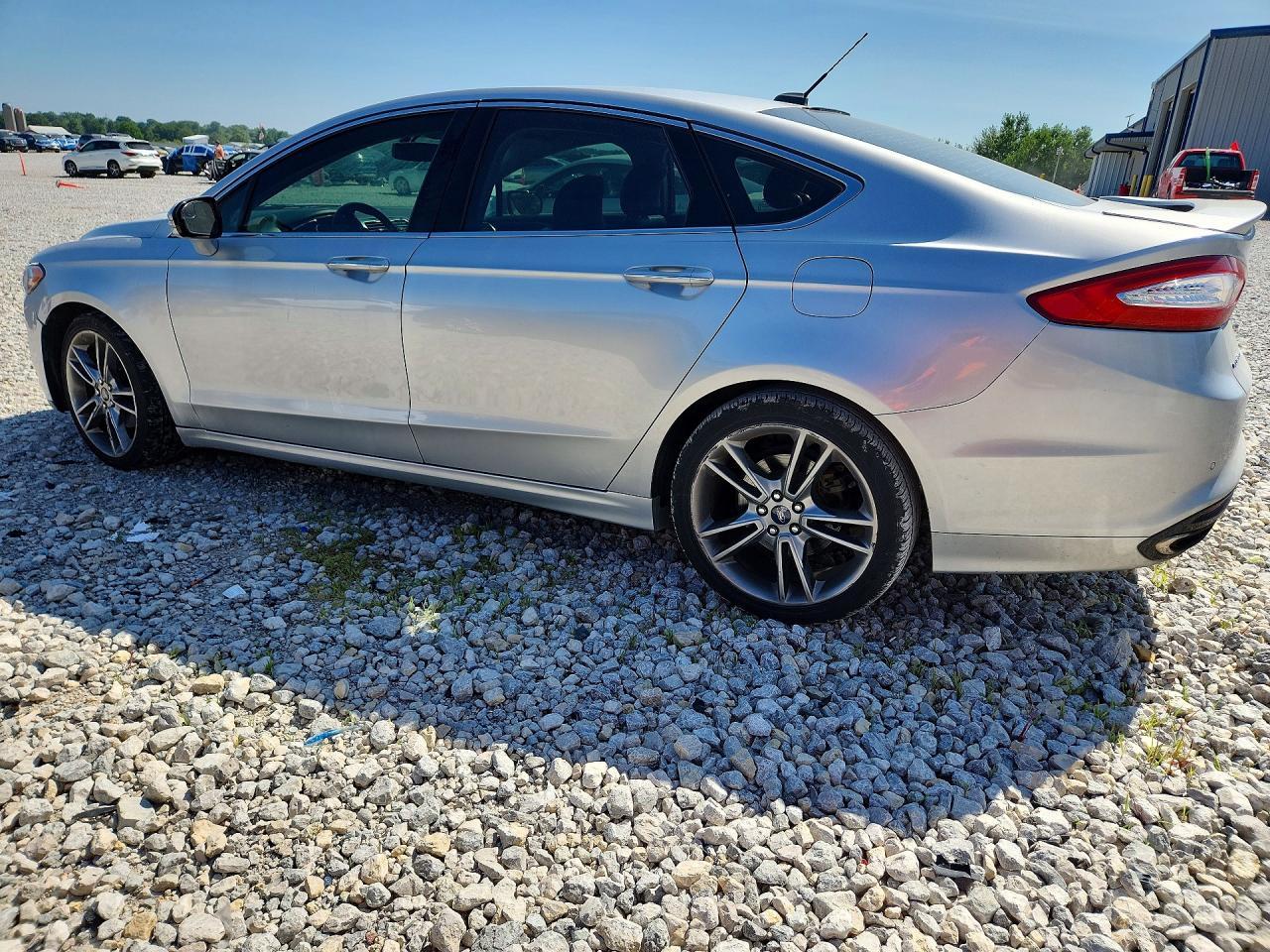 2016 Ford Fusion Titanium - Image 2