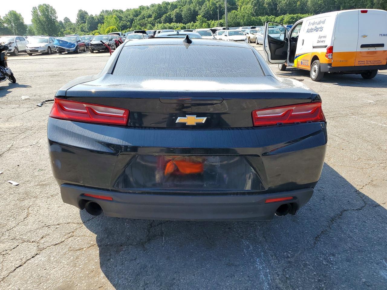 2017 Chevrolet Camaro Lt - Image 6