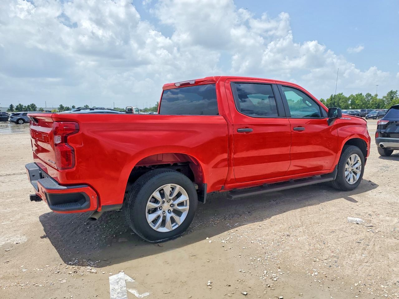 2024 Chevrolet Silverado C1500 Custom - Фото 3