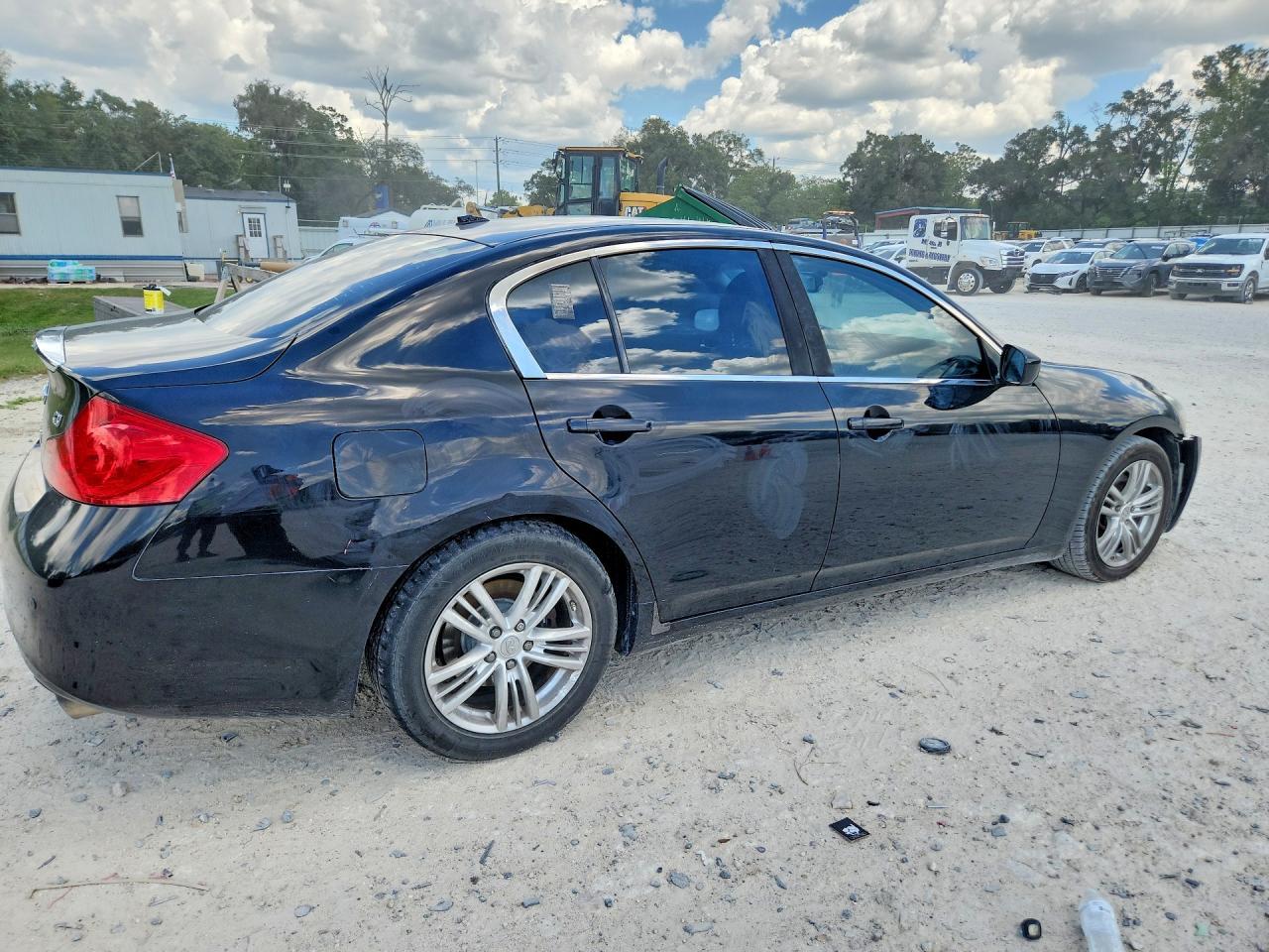 2011 Infiniti G37 Sedan Journey - Image 3