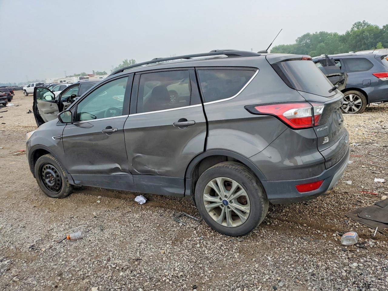 2017 Ford Escape Se - Фото 2