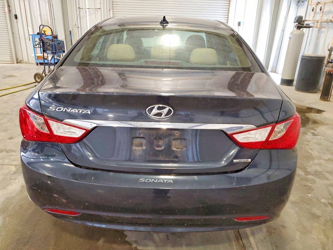 2013 Hyundai Sonata Limited - Image 6