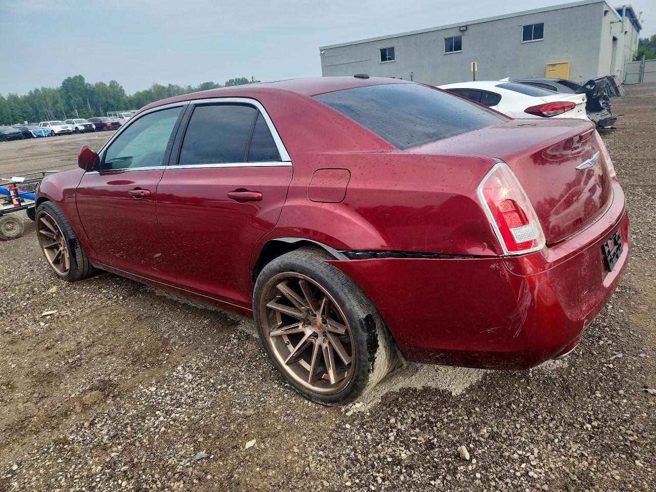 2013 Chrysler 300 S - Фото 2