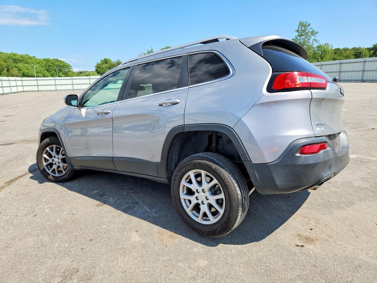 2014 Jeep Cherokee Latitude - Image 2