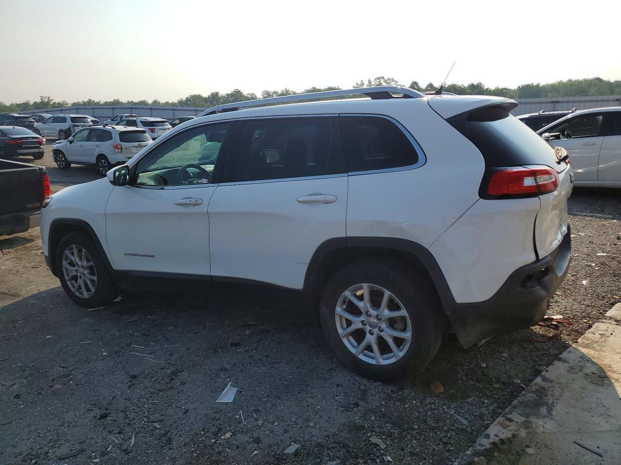 2015 Jeep Cherokee Latitude - Фото 2