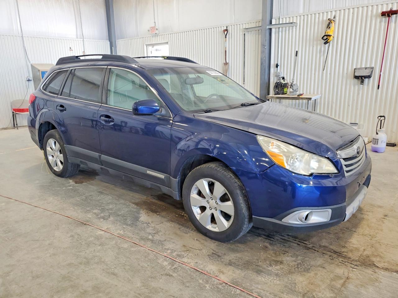 2011 Subaru Outback 2.5I Limited - Image 4