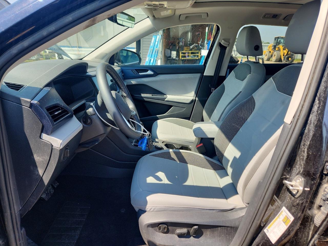 2024 Volkswagen Taos Se - Фото 7