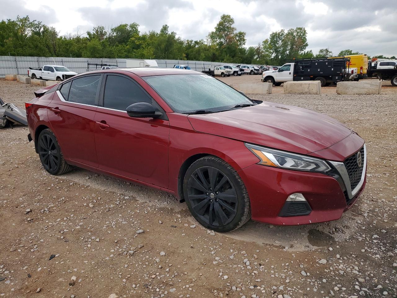 2019 Nissan Altima Sr - Фото 4