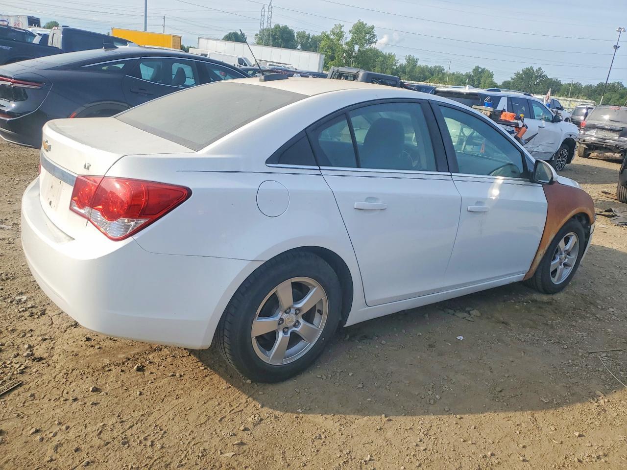 2016 Chevrolet Cruze Limited Lt - Image 3