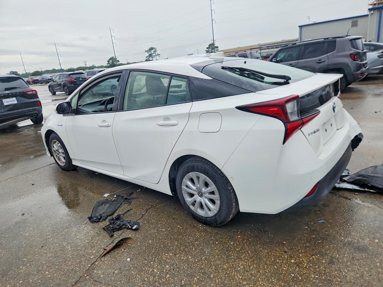 2021 Toyota Prius Le - Фото 2