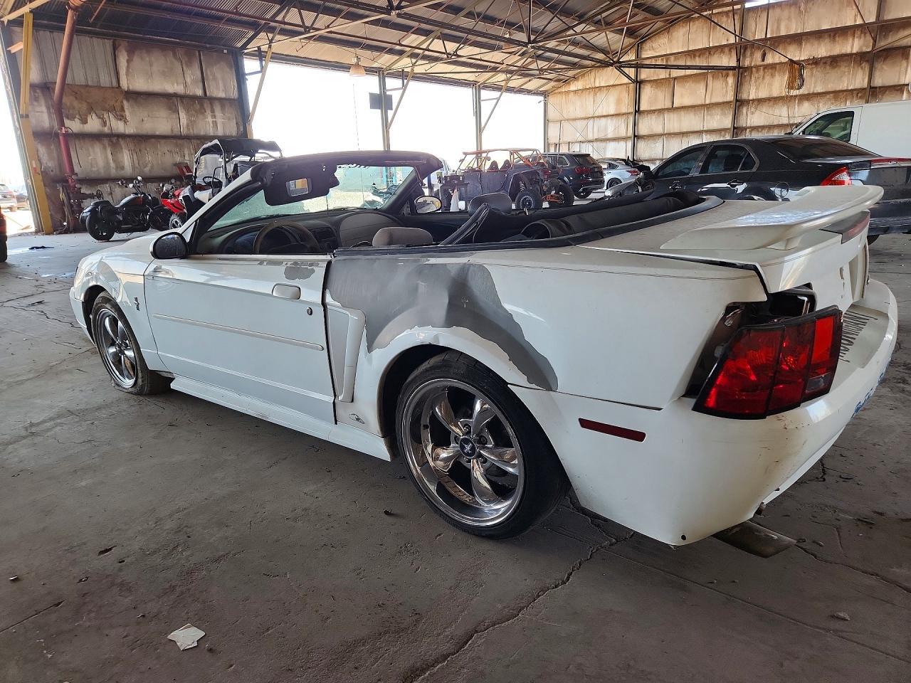 2000 Ford Mustang - Фото 2