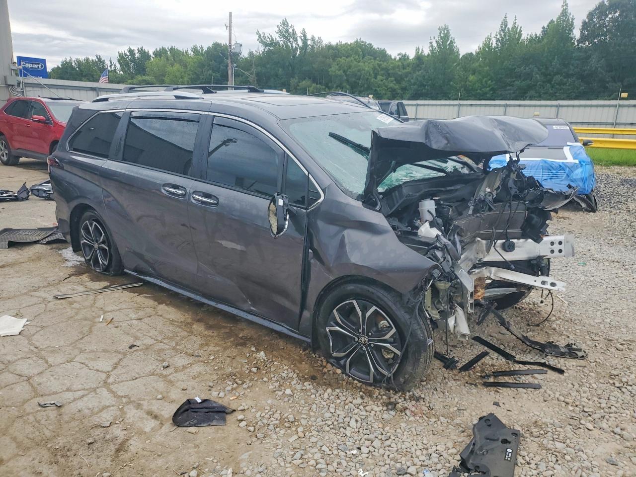 2025 Toyota Sienna Platinum 7-Passenger - Фото 4