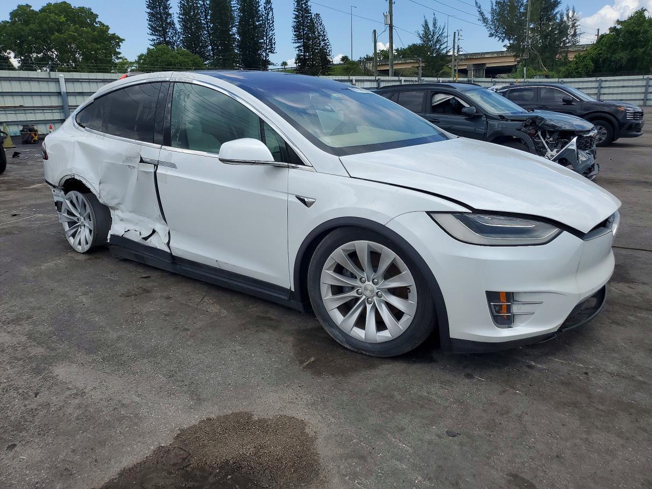 2021 Tesla Model X - Фото 4