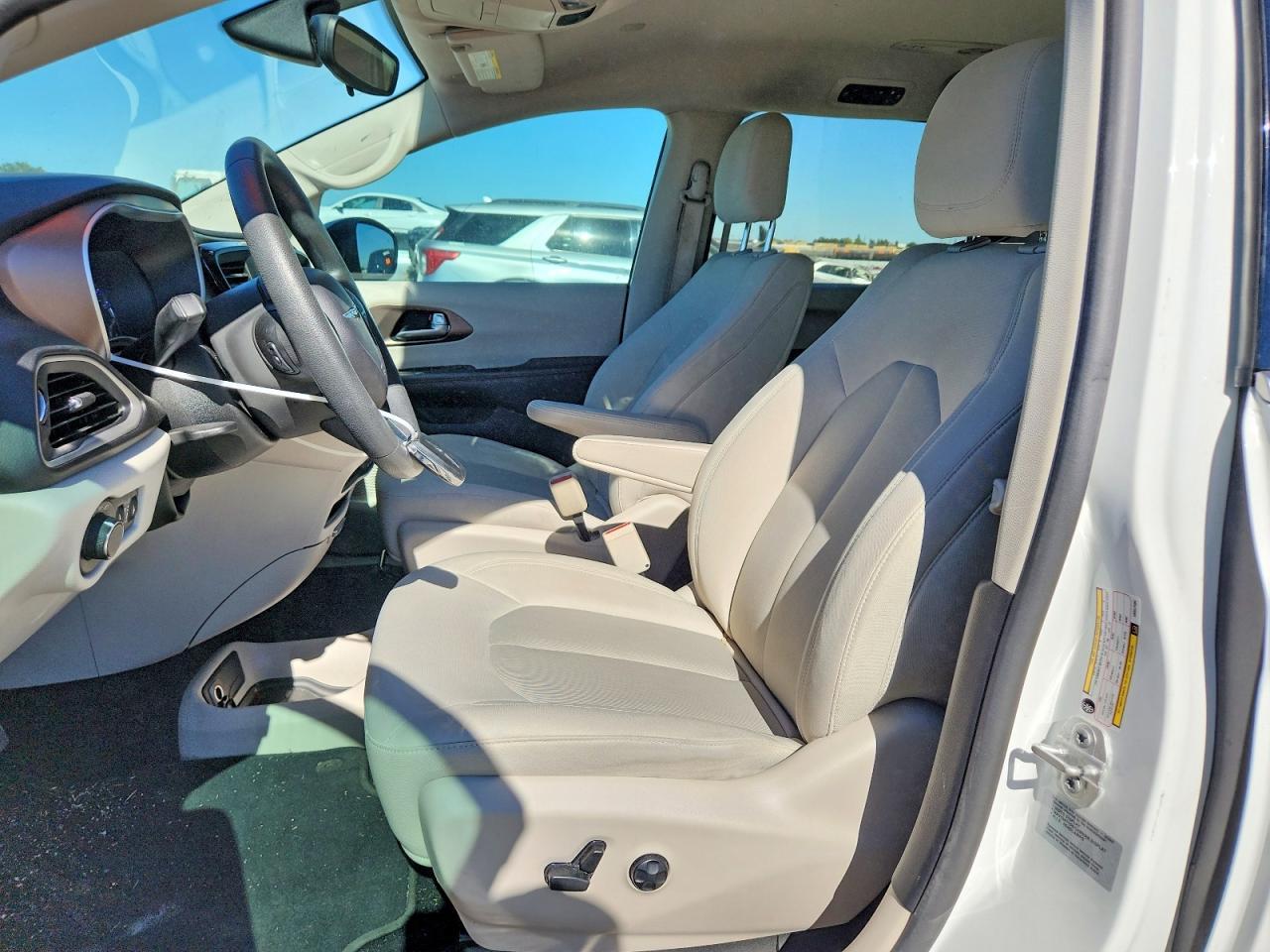 2017 Chrysler Pacifica Lx - Фото 7