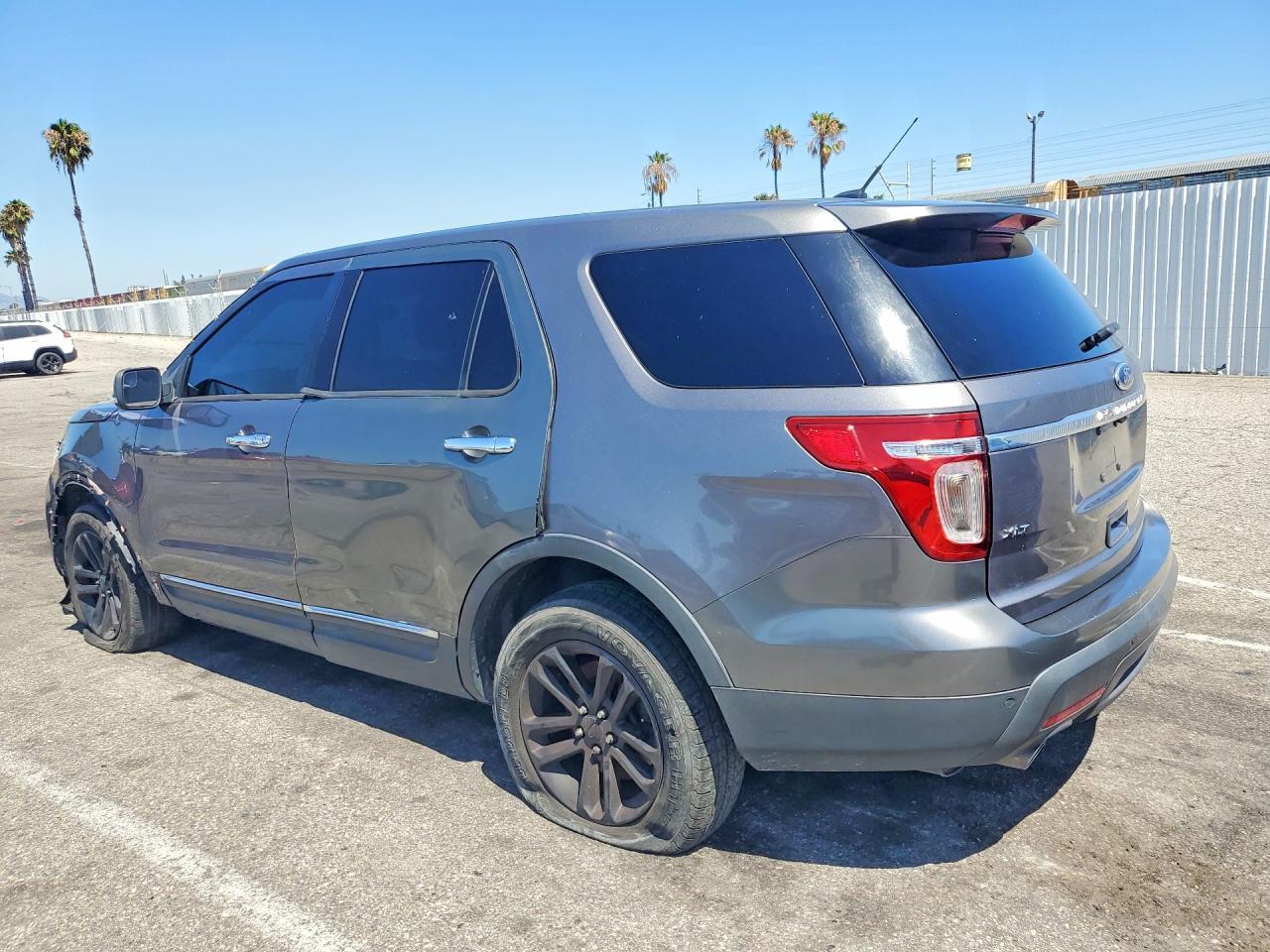 2014 Ford Explorer Xlt - Фото 2