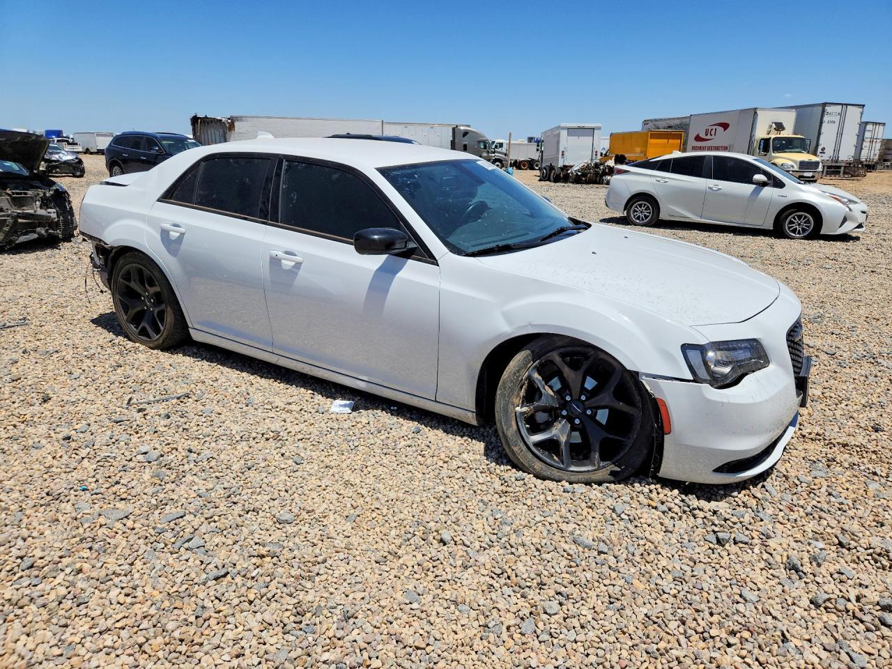 2022 Chrysler 300 Touring - Image 4