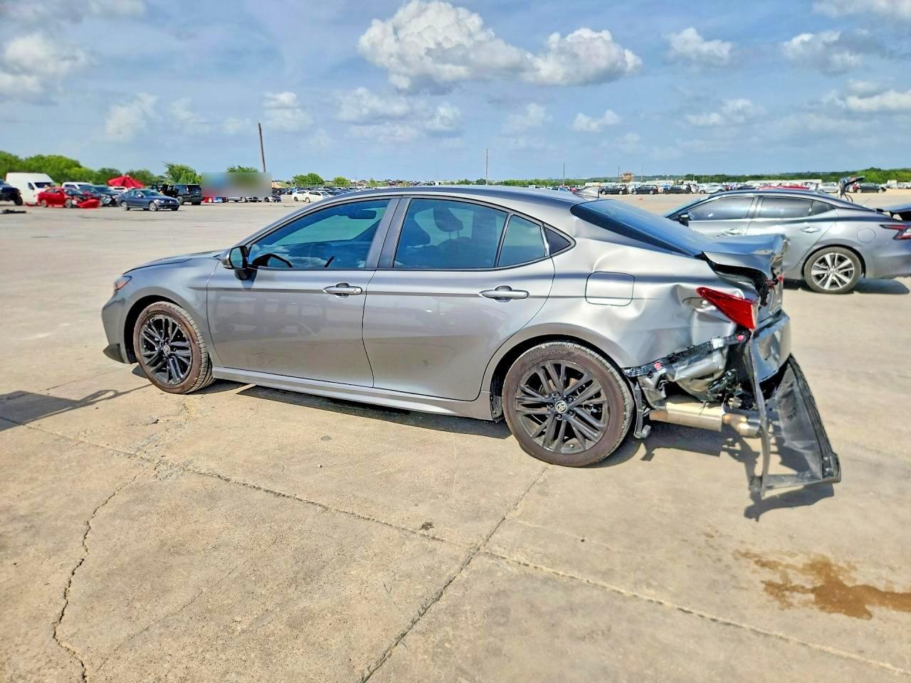 2026 Toyota Camry Se - Фото 2