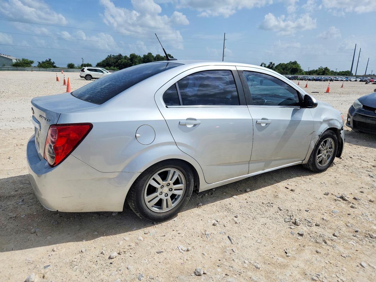 2014 Chevrolet Sonic Lt - Фото 3