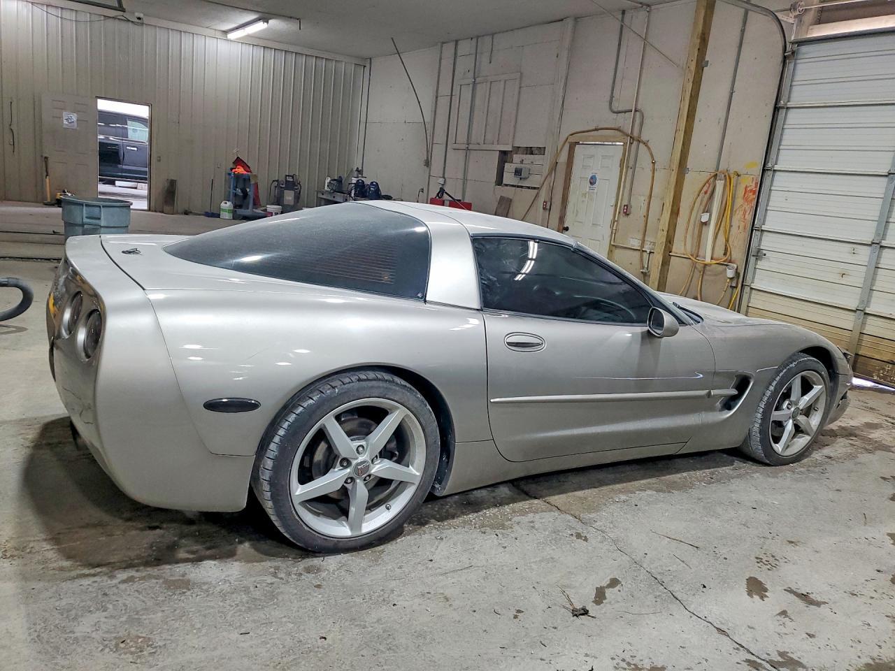 2001 Chevrolet Corvette - Image 3