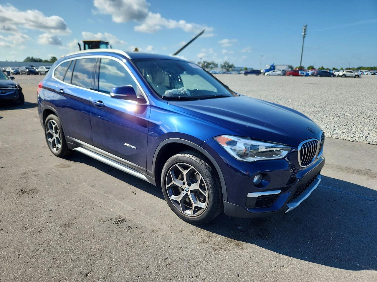 2017 BMW X1 Sdrive28I - Фото 4