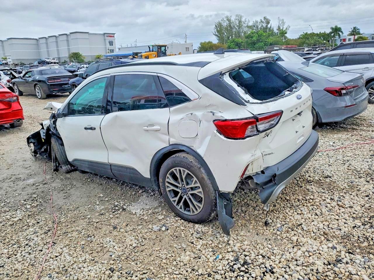 2022 Ford Escape Sel - Фото 2