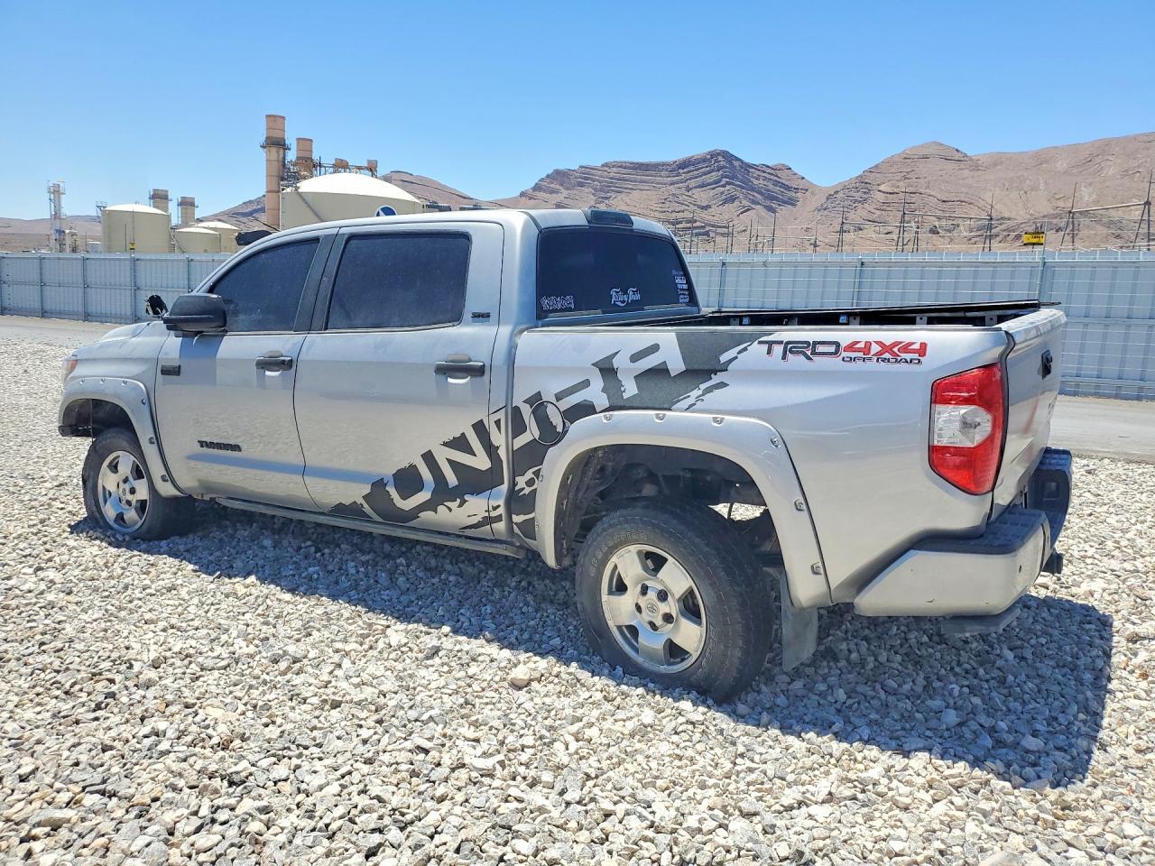 2017 Toyota Tundra Sr5 - Image 2