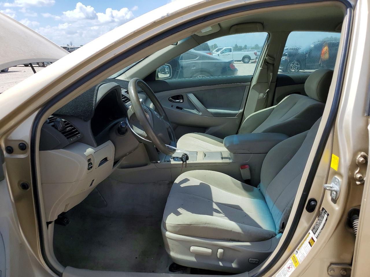 2011 Toyota Camry Le - Фото 7