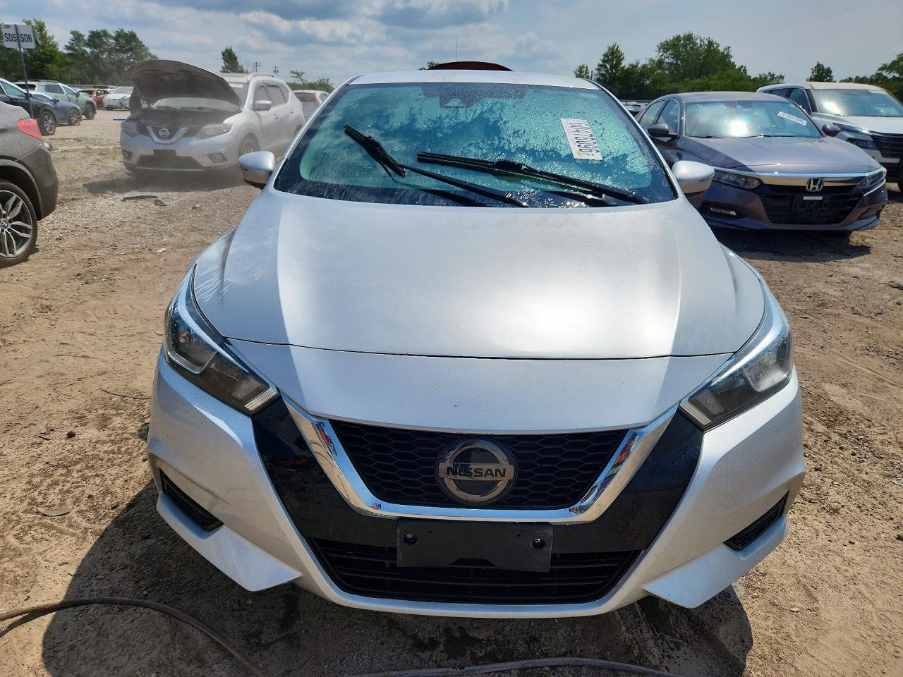 2021 Nissan Versa Sv - Image 5