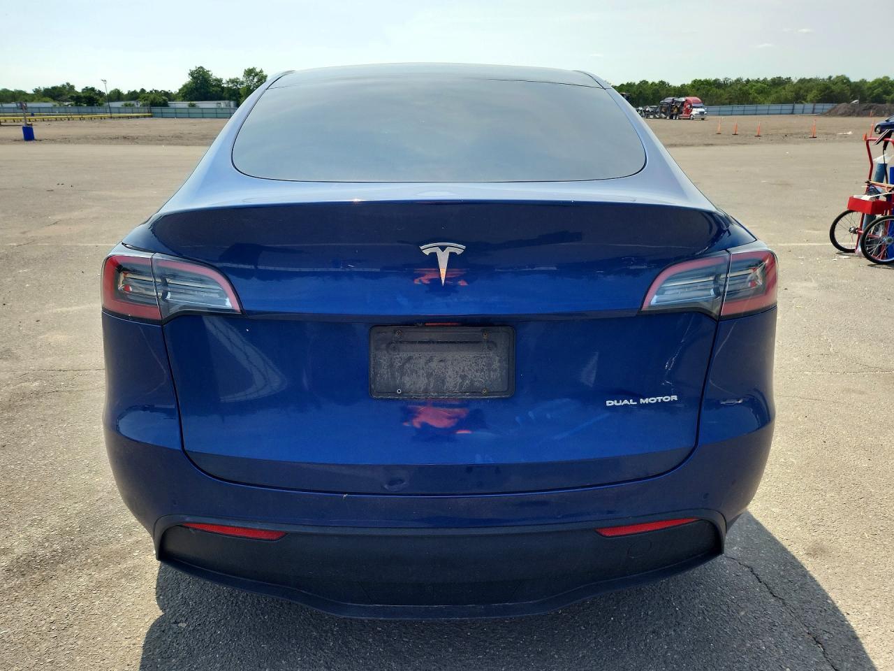 2022 Tesla Model Y - Фото 6