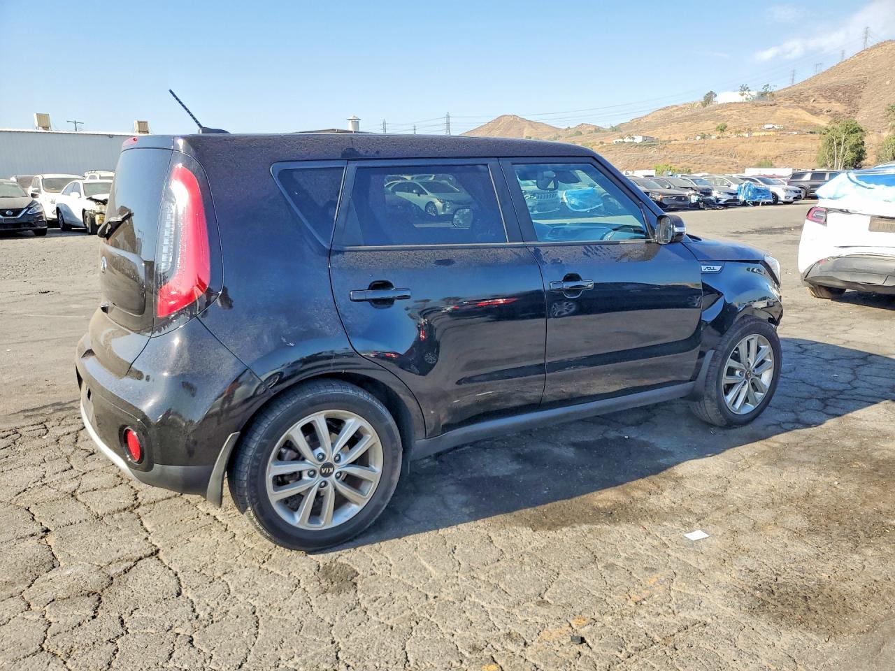 2017 Kia Soul + - Фото 3